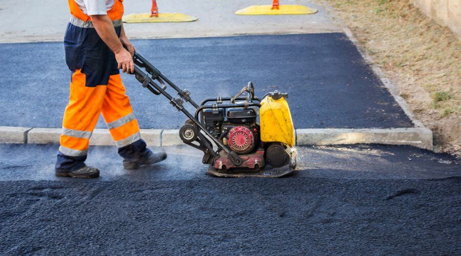 Professional gutter cleaning in Kobuk, AK